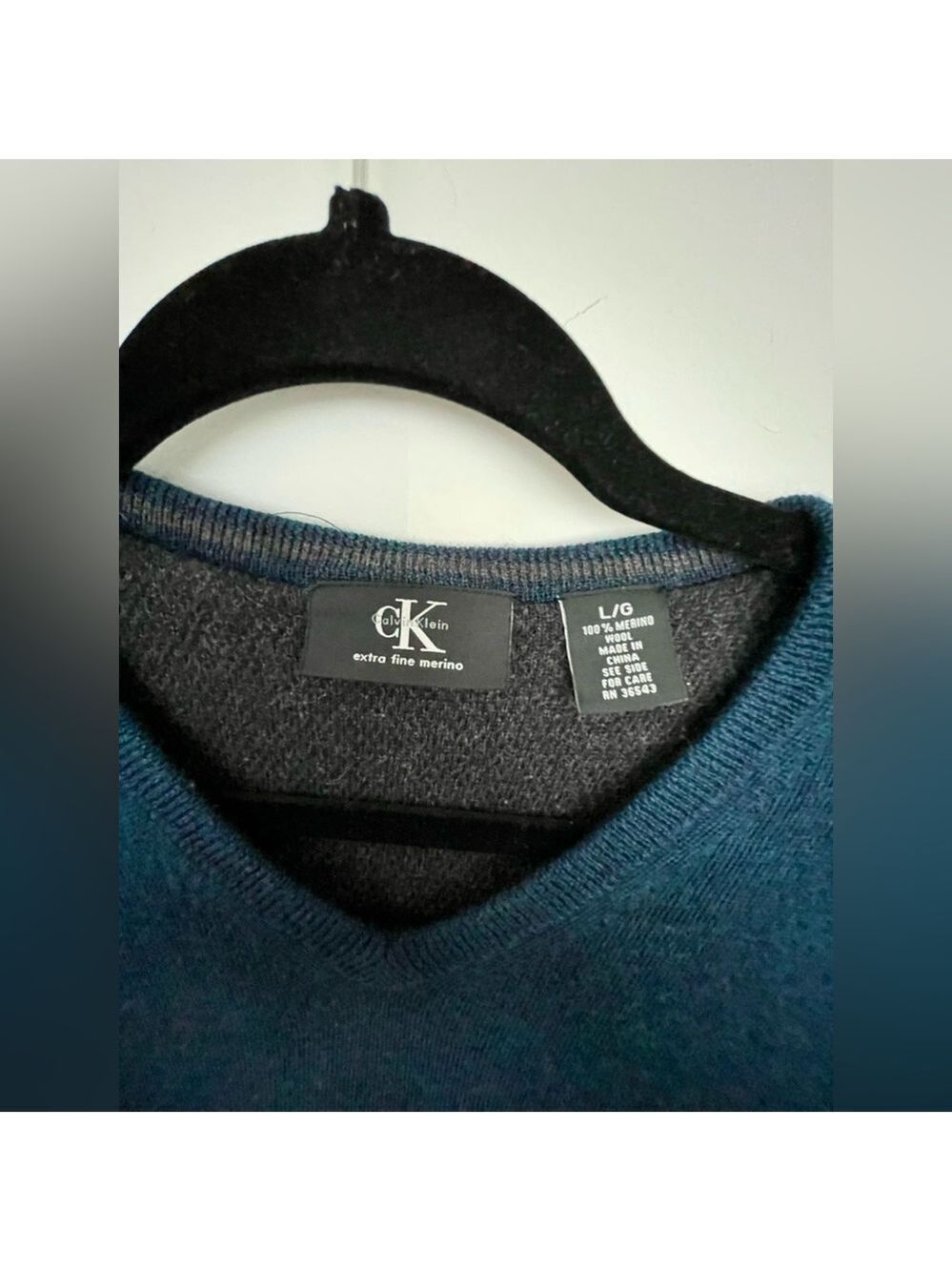 Calvin Klein 100% Extra Fine Merino Wool Men's V-Neck Sweater, Dark Blue Size L - Picture 6 of 7